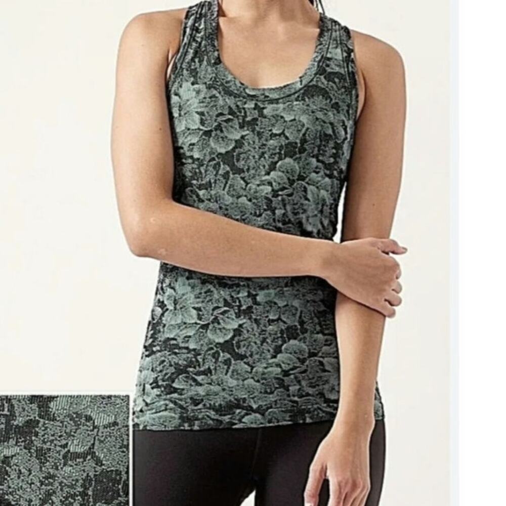 Athleta Womens Momentum Floral Tank Top Racerback Stretch Size Large Athletic